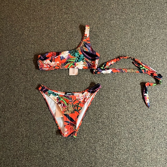 Missguided Women’s Bathing Suit - Picture 1 of 6